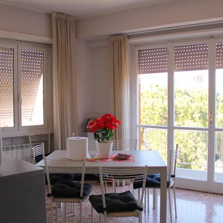 Romacentro بيت ضيافة 2*